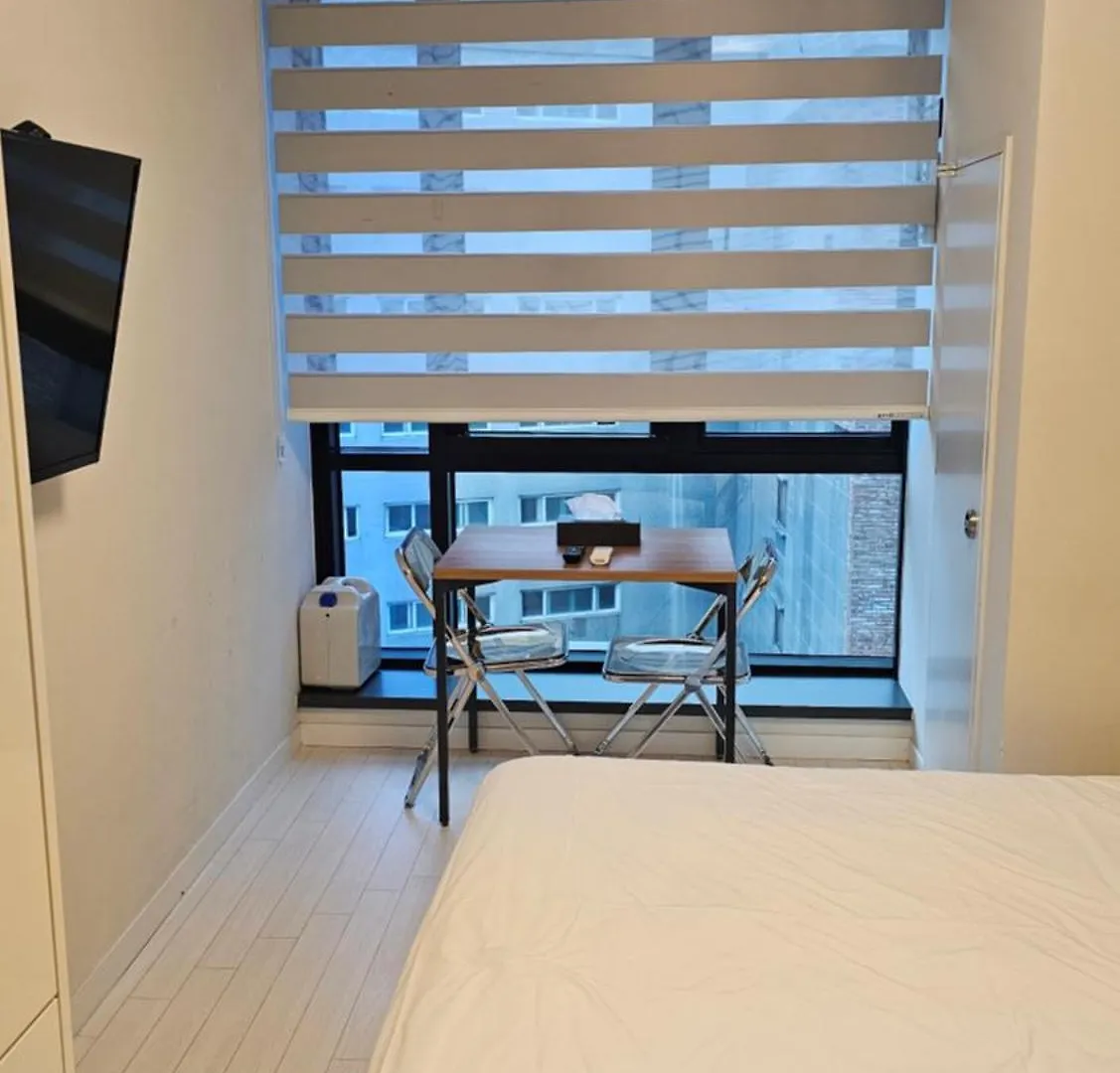 Lägenhet Seomyeon Mz Stay Busan